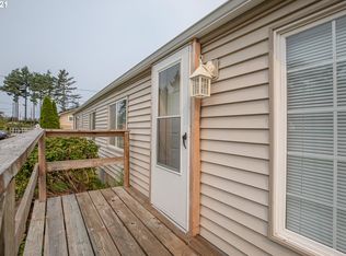 90899 Hollywood Ln, Coos Bay, OR 97420