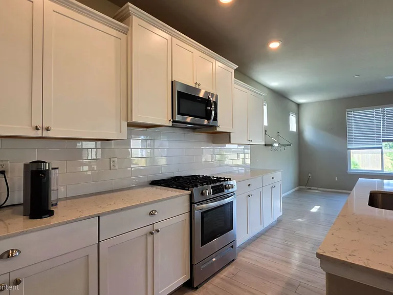 4342 Acacia Ln SE — Photo 6