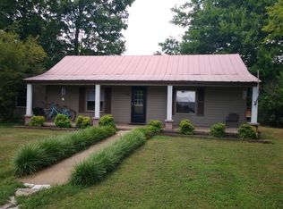 2020 Mosley Ferry Rd, Chapmansboro, TN 37035