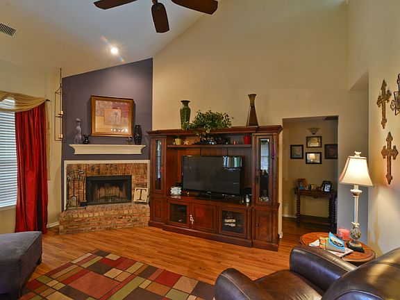 4th image of 2884 Park Place Dr