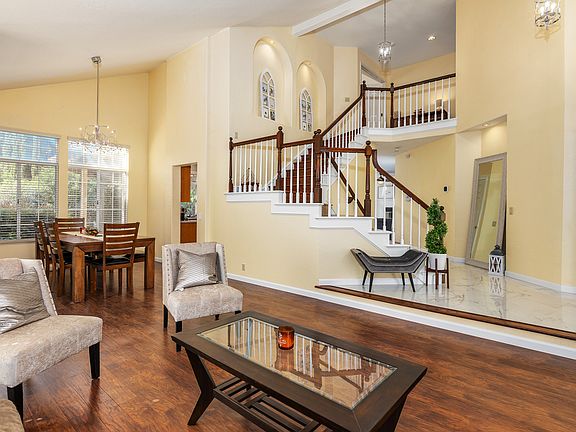 5th image of 3868 Rollingwood Dr