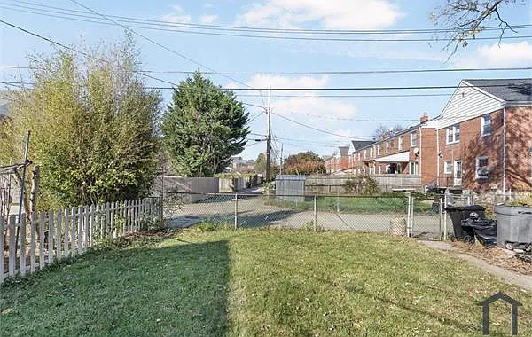 8160 Loch Raven Blvd — Photo 14