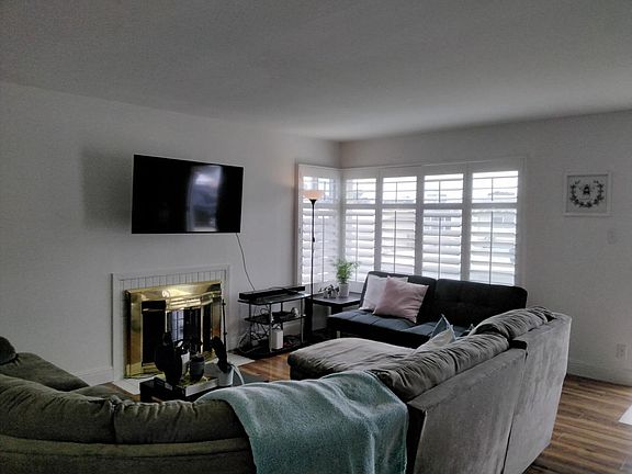3rd image of 370 Ferndale Ave