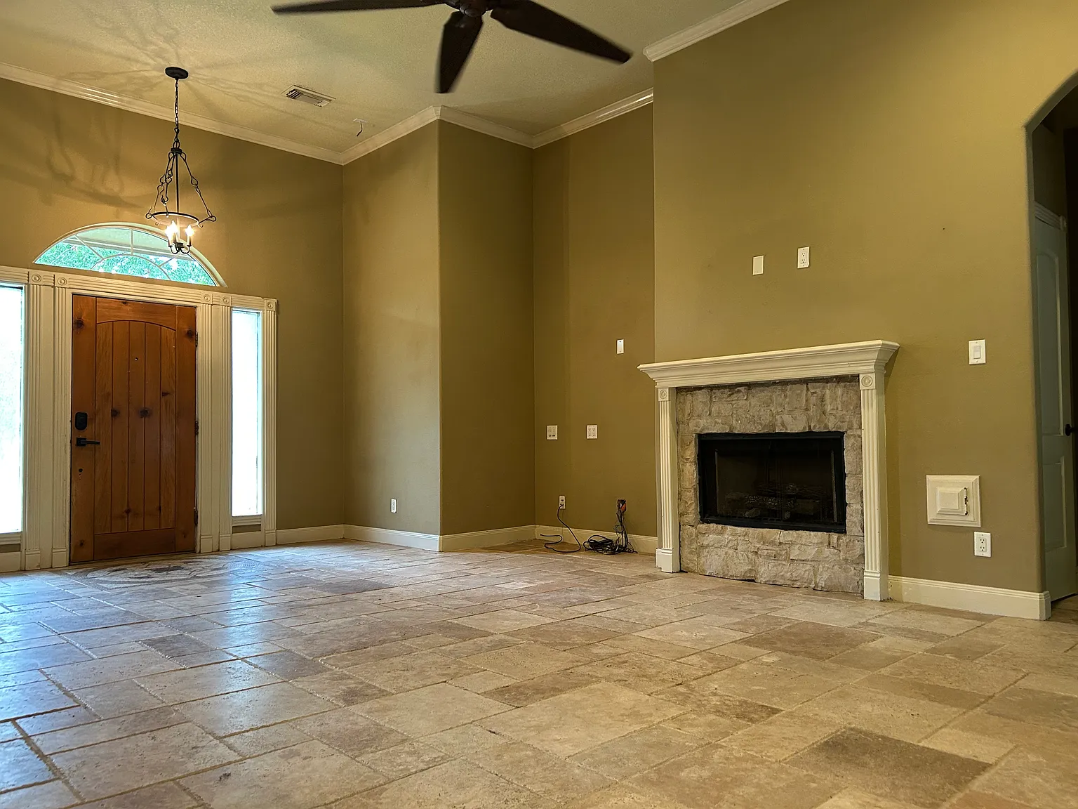 4 bed, 2635 sqft, $2,750 — Photo 4