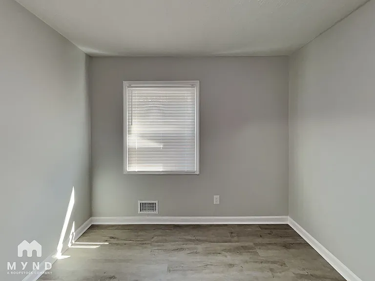 2050 Sandgate Cir — Photo 12