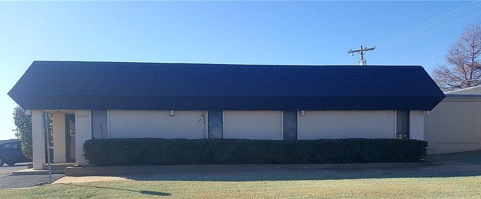 2nd image of 6003 N Robinson Ave