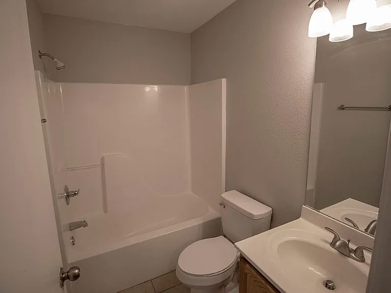 1405 Greensboro Dr — Photo 27