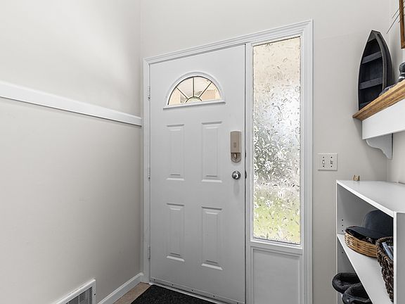 4th image of 9631 Jensen Rd