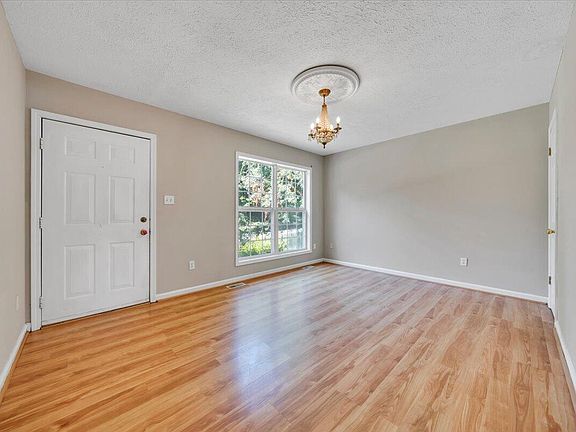 5th image of 2703 Fairland Rd NW