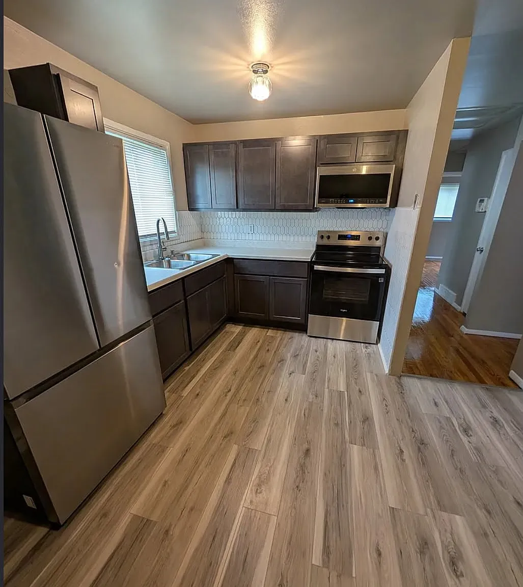 3 bed, 864 sqft, $1,250 — Photo 3