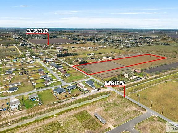 3rd image of 33465 Ebony Rd