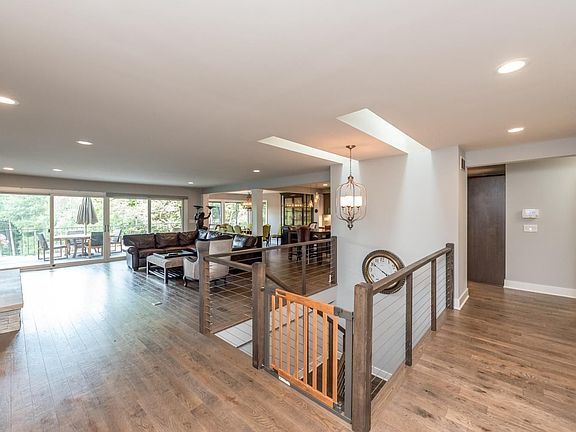 5th image of 5 Regent Ct