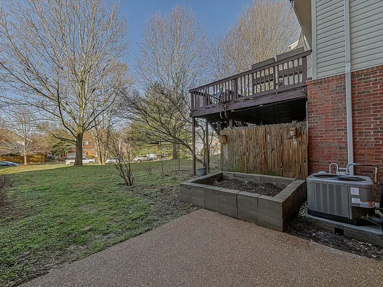 643 Huffine Manor Cir — Photo 23
