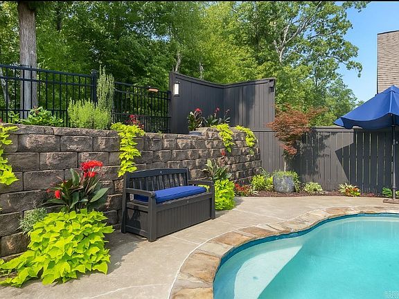 5th image of 2319 Abigail Dr
