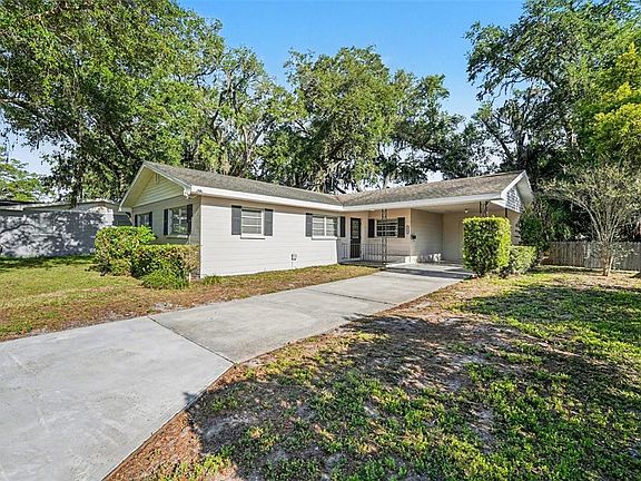 2nd image of 521 W Palmeden Dr