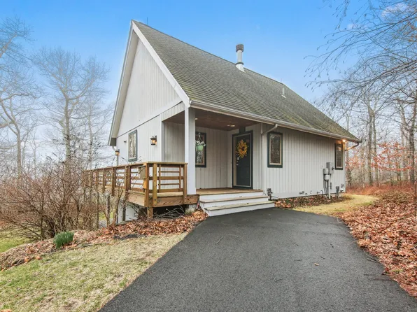 324 Chesterfield Road, Montville, CT 06370