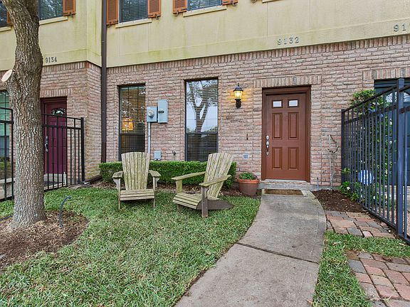 2nd image of 9132 Lakes At 610 Dr