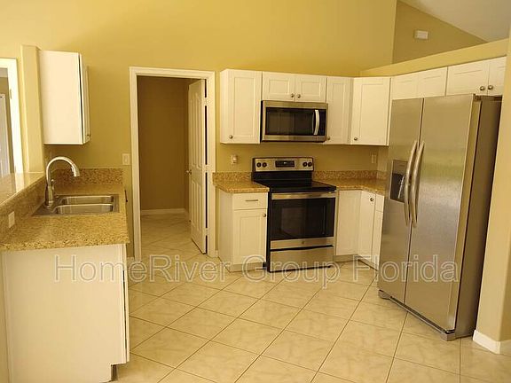 5th image of 442 NW Cornell Ave