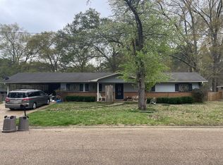 305 Lynwood Ln, Jackson, MS 39206