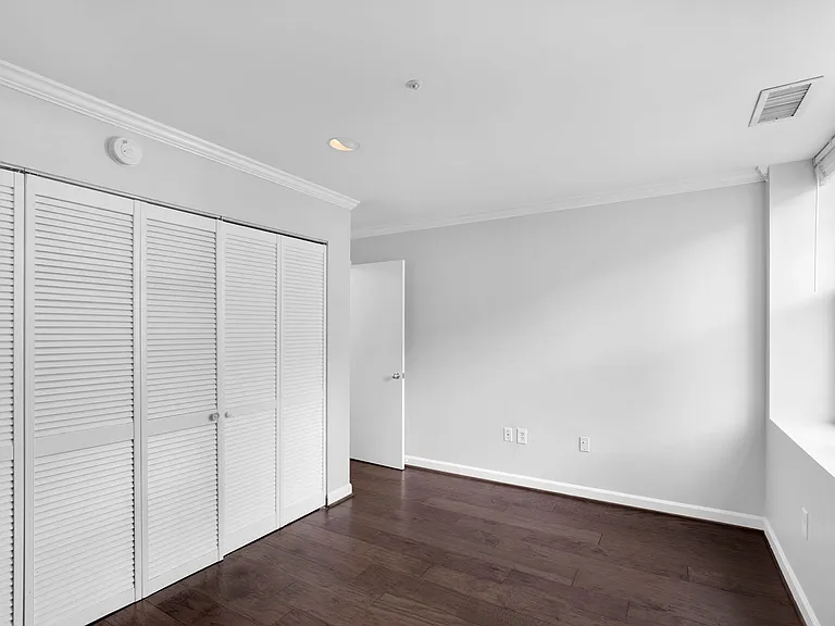 1801 Calvert St NW #G9 — Photo 14