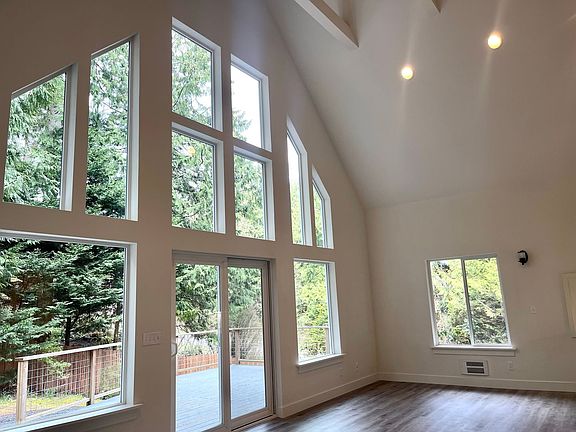 5th image of 6119 NE Ponderosa Blvd