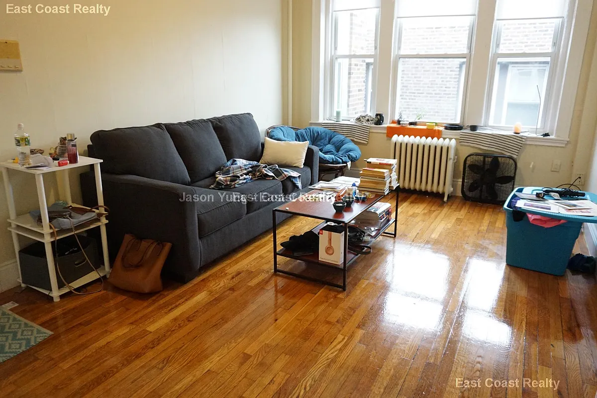 Building Photo - 220 Kelton St #9