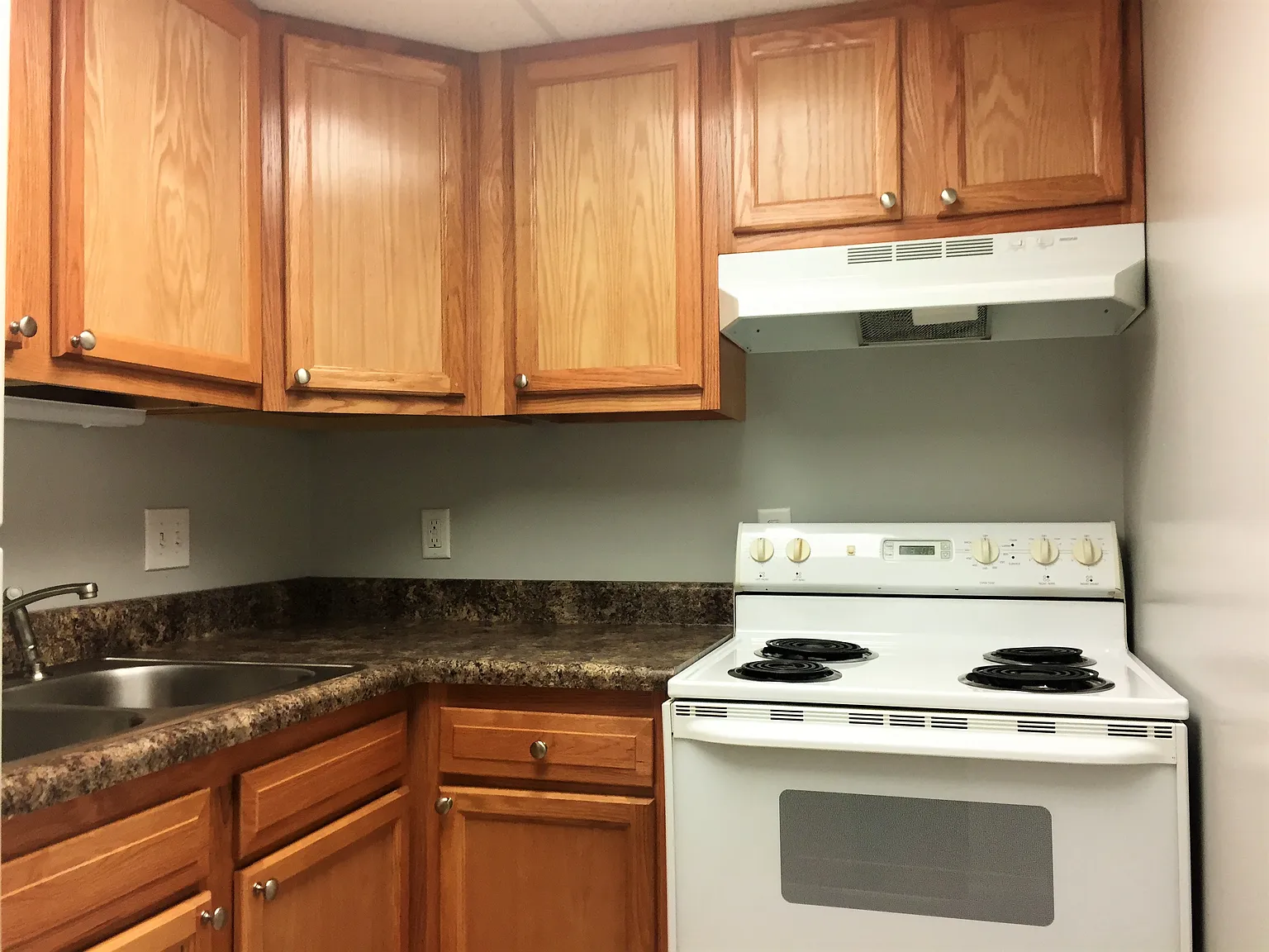 410 E Water St — Photo 2