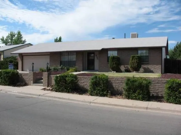 605 E 38th St, Farmington, NM 87401