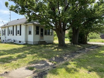 924 21st St, East Moline, IL, 61244