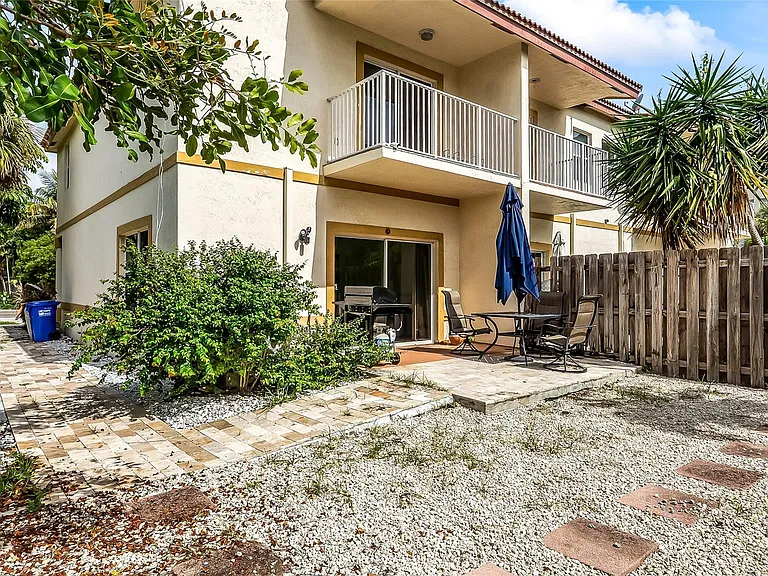 512 S Ocean Blvd — Photo 35
