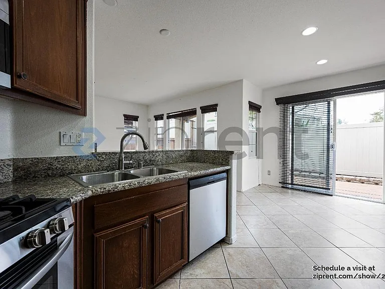 3502 Fuentes Ct — Photo 9