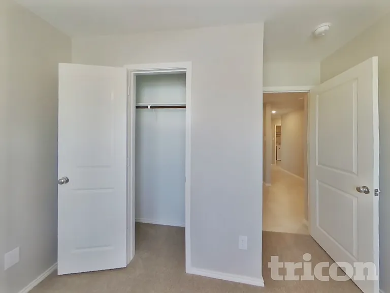 1740 Claireborne Ct — Photo 12