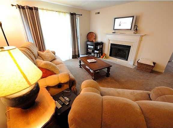 2nd image of 908 Donard Park Ave