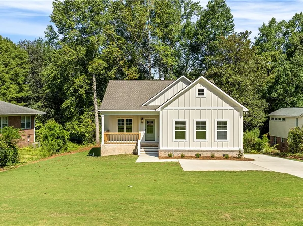 902 Lakeshore Ave, Opelika, AL 36801