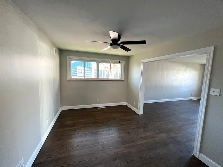 1320 E Livingston St — Photo 6