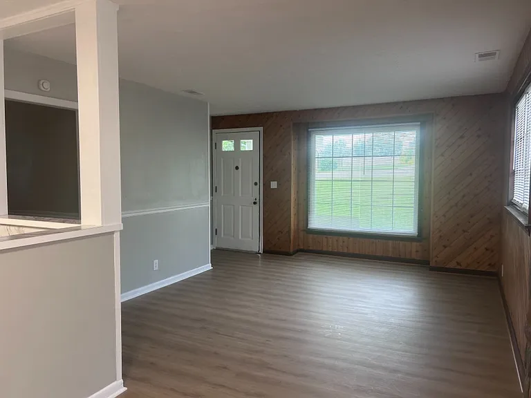 1517 Highpoint Ave — Photo 9