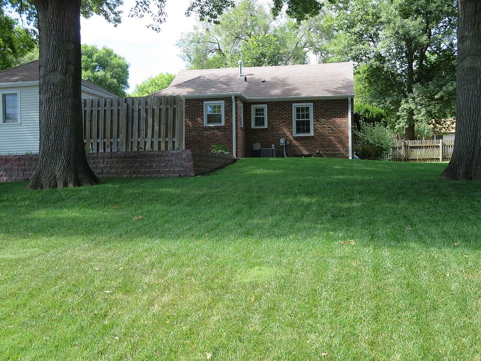 2nd image of 1445 Nemaha St