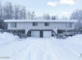 872 Ridge Loop Rd, North Pole, AK 99705