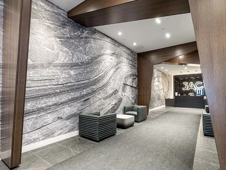 308 Jarvis St — Photo 25