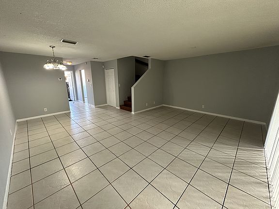 3rd image of 1357 Sussex Dr