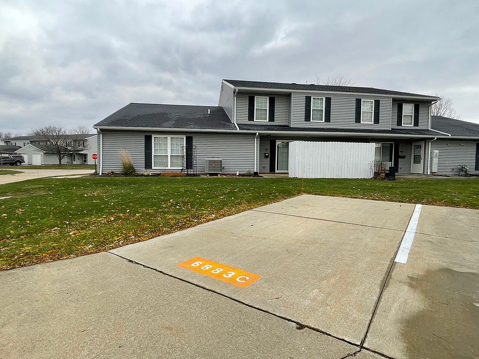 6883 C Colonial Drive Mentor with Designated Parking
