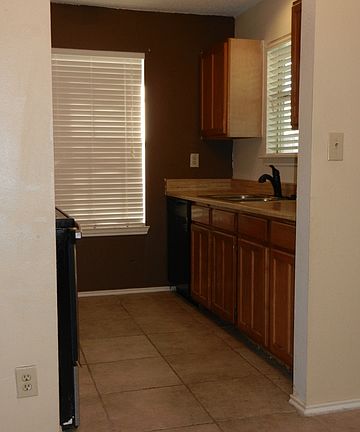 4th image of 5056 Ayrshire Dr