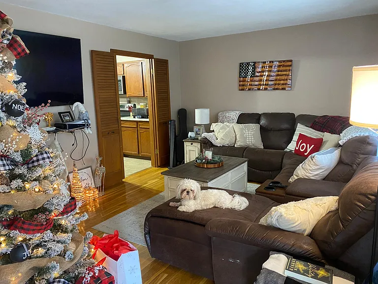 511 N Cherry St — Photo 2