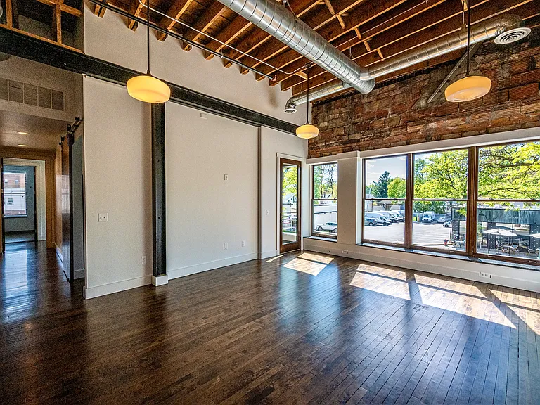 922 N Main St #212 — Photo 10