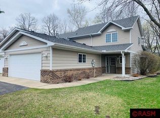 11 Pleasant View Trl, North Mankato, MN 56003