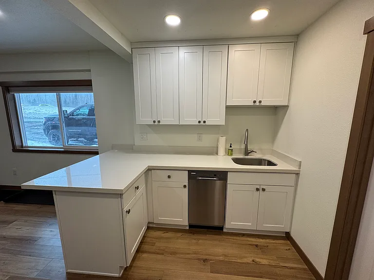 30 Milwaukee Ln — Photo 2