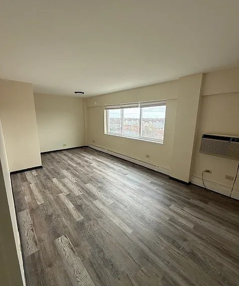 1400 Chicago Ave — Photo 11