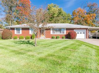 1700 Lynnwood Dr, New Albany, IN 47150