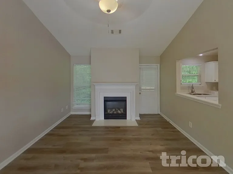 5741 Amerson Ln — Photo 2