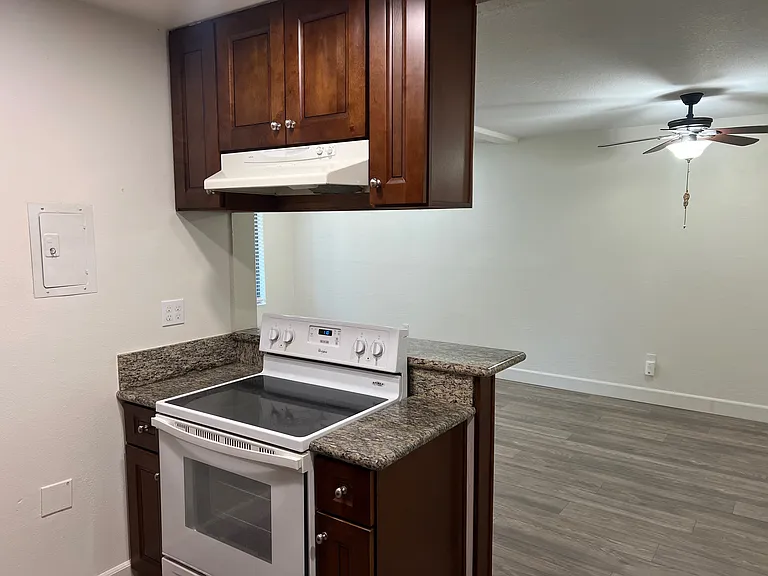 1000 W Macarthur Blvd #67 — Photo 10